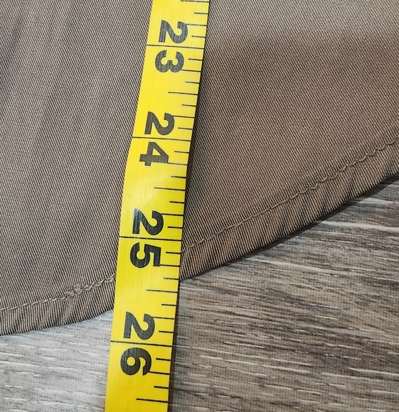 Tahari Olive Green Sleeveless Button Up Tunic Top Size Medium New With Tags - Picture 3 of 6